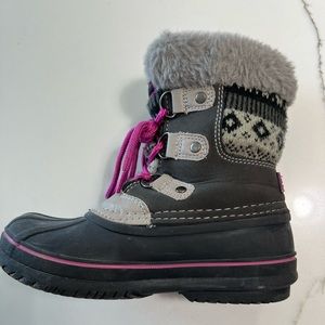 Girls Snow boots. London Fog collection. Size 12
